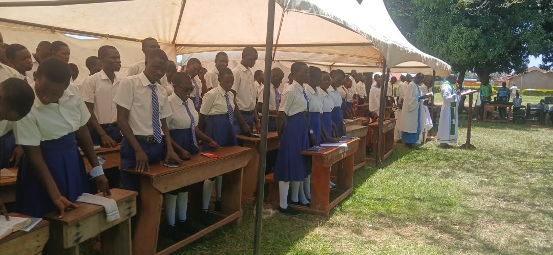 Apala SS Dedicates 113 Candidates for UNEB Exams as leaders urge parents to support Education .